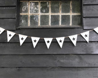 Wooden star bunting Outline stars, 2 meters long, wall decor, man cave, she shed, white hand painted, can be customised