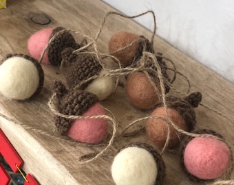 Felt acorn garland, brown, pink, cream, woodland wonderland, enchanted, fairy bedroom, Christmas tree decoration, fall rustic