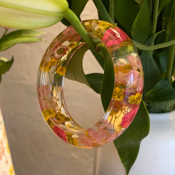 Dried Flower Bangle Bracelet made from Real Flowers set Inside of a Resin Bangle, Jewellery, Gifts for Women, Friends Birthday, Christmas