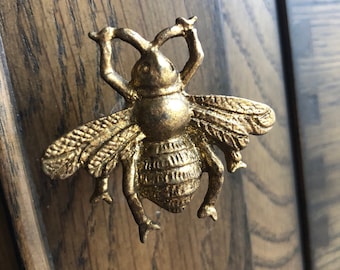 Bumble Bee draw pull cupboard door knob handle, upcycle, replacement, kitchen bathroom, craft, golden, gold vintage hive queen bee