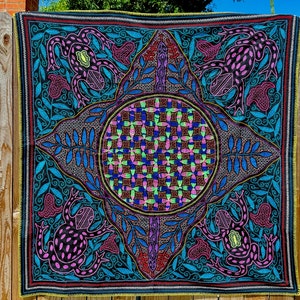 Gobelin Shipibo z żywymi kolorami, Kwiat życia, węże i żaby, duży rozmiar 55&quot; x 55&quot;, autorstwa artystki Isabel Franquines w Pucallpa, Peru