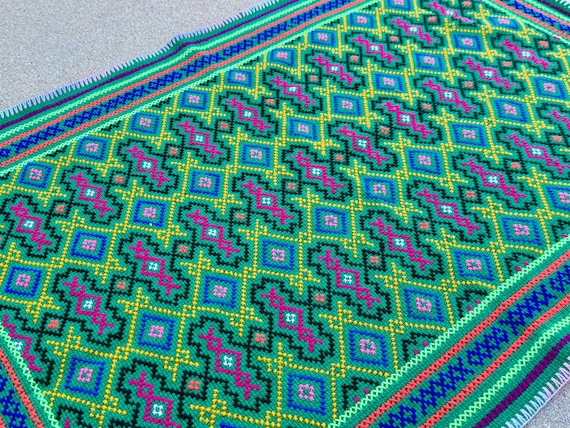 Shipibo Manta Cloth, 18" x 26", Embroidered Shamanic Mesa Cloth for Plant Medicine Ceremony, Handmade in Pucallpa, Peru