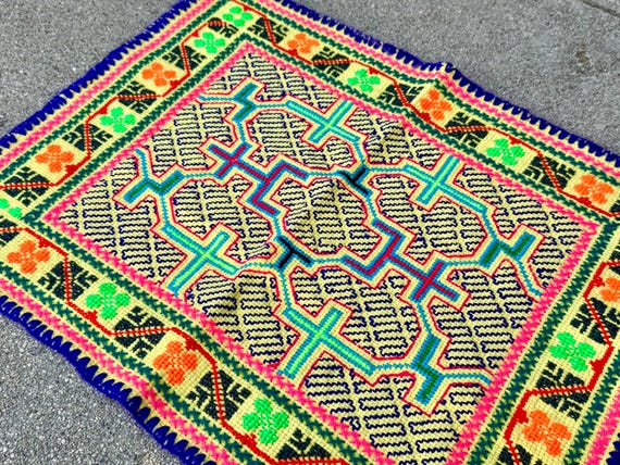 Shipibo Manta Cloth, 13" x 18", Traditional Shamanic Mesa Cloth for Plant Medicine Ceremony, Handmade in Pucallpa, Peru