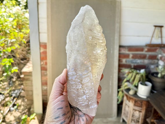 Elestial Jacare Quartz, Unique Feathered Textures and Self-Healed Formation, 1.1 Kilo, New Find, Minas Gerais, Brazil W580