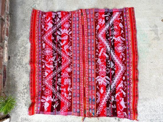 Vintage Shamanic Manta Cloth, 39" x 39" (Large Size), Traditional Mesa Cloth for Plant Medicine Ceremony, Patakancha, Ollantaytambo, Peru