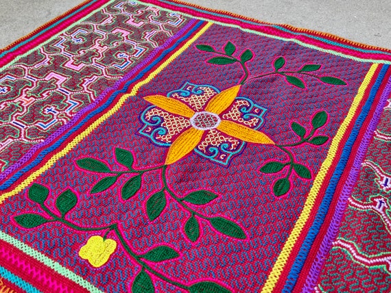 Shipibo Manta Cloth by Maestra Mathilde Gomez, Icaro for Toe, 26" x 33", Embroidered Shamanic Altar Cloth for Plant Medicine Ceremony