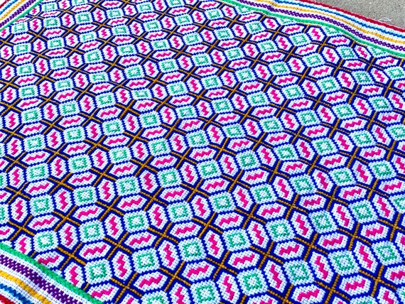 Shipibo Manta Cloth, 19" x 25", Embroidered Shamanic Mesa Cloth for Plant Medicine Ceremony, Handmade by Maestra Mathilde Gomez Sanchez