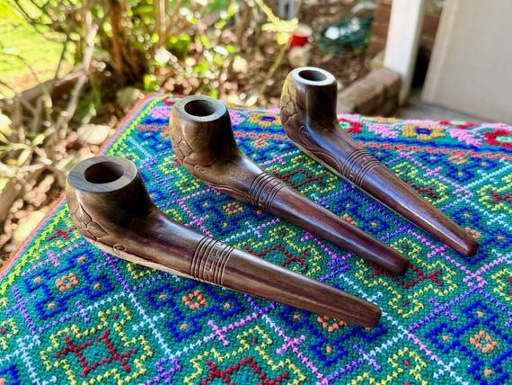 Tobacco Pipe with Flower & Vine, Traditional Wooden Mapacho Pipe for Shamanic Ceremony