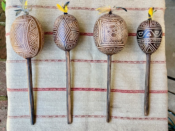 Shipibo Gourd Rattle from the Peruvian Amazon, Large Size Traditional Shaman Rattle for Plant Medicine ceremony, Made In Iquitos, Peru