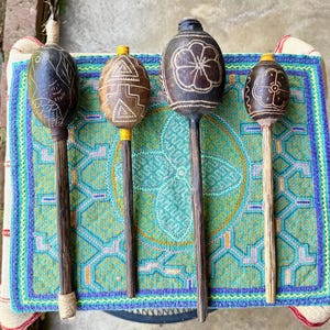 Shipibo Rattle, Traditional Shaman Rattle for Medicine Ceremony, Parrot, Flower or Abstract Motif, Handmade in Pucallpa, Peru