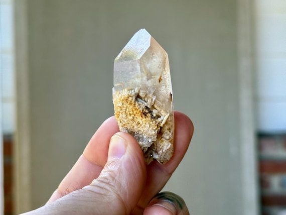 Golden Healer Lemurian Quartz, Silver & White Amphibole Rutile Inclusions, 46g, Diamantina, Minas Gerais, Brazil A118