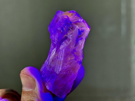 Powellite Phantom Quartz with Amethyst, UV Reactive & Natural/Unpolished, 41g, New Find, Mental Clarity and Illumination, Bahia, Brazil T361