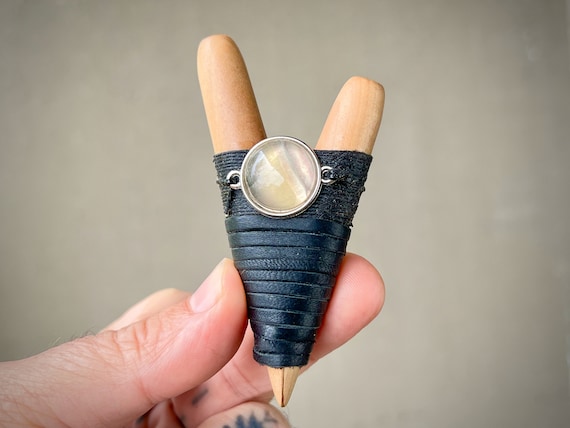 Kuripe, Natural Wood Kuripe with Pale Golden Fluorite, Handcrafted Shamanic Self-Applicator Pipe