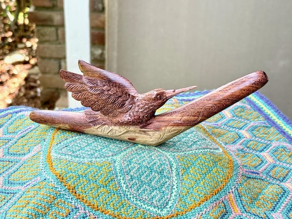 Hummingbird Tepi Pipe, Natural Wood Tepi with Wonderful Detail, Hand Carved from a Single Piece of Two-Tone Tamarind Wood