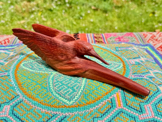 Hummingbird Pipe by Betson Macawashi, Hand Carved Palo Sangre Wood Tobacco Pipe for Shamanic Ceremony, Made in Pucallpa, Peru
