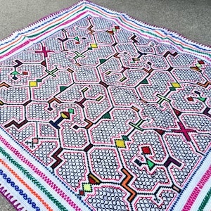 Shamanic Manta Cloth, 25&quot; x 28&quot;, Traditional Shipibo Mesa Cloth, Handmade by Artist Laura Rengifo, Pucallpa, Peru