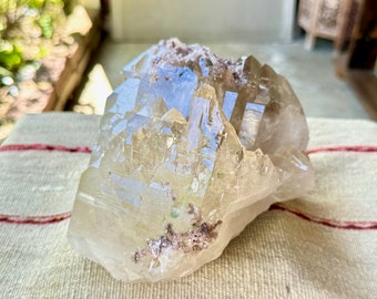 宝石のようなピンクラベンダークンツァイト、アップルグリーン