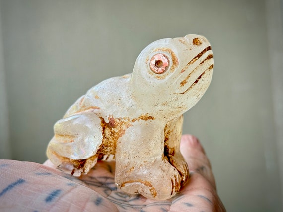Quartz Frog Totem Statue by Peruvian Artist Ruben Layme, Hand Carved Quartz Crystal Toad for Shamanic Altar, Made in Peru's Sacred Valley