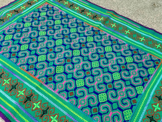 Shipibo Manta Cloth, 20" x 27", Embroidered Shamanic Mesa Cloth, Handmade in Pucallpa, Peru