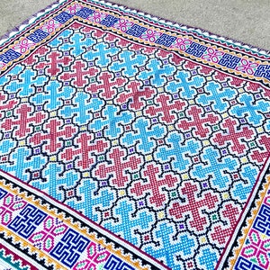 Shipibo Manta Cloth, 24&quot; x 27&quot;, Icaro for Piñon Blanco, Embroidered Shamanic Altar Cloth for Plant Medicine Ceremony by Maestra Mathilde