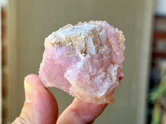 Canga Rose Quartz, Scepter Formation, Self-Standing, 87g, New Find, Taquaral, Brazil B331