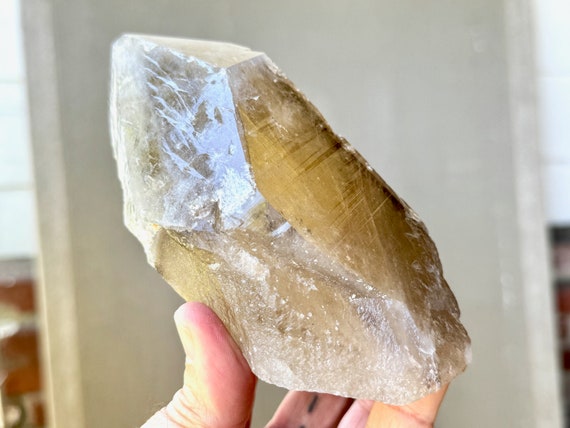 White Cap Citrine Crystal with Deep Golden Hue, 830g, New Find, Solar Plexus Chakra, Aracuai, Minas Gerais, Brazil X758