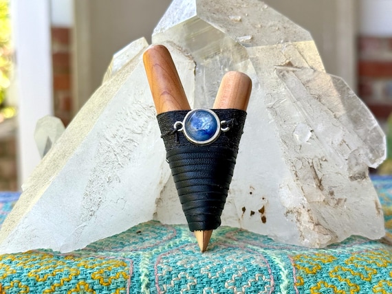 Kuripe Pipe with Blue Kyanite, Traditional Shamanic Self-Applicator Pipe, Natural Wooden Kuripe