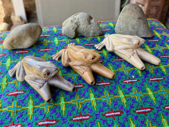 Monkey Tree Frog Kuripe, Traditional Shamanic Applicator Pipe, Hand Carved from Native Tropical Wood