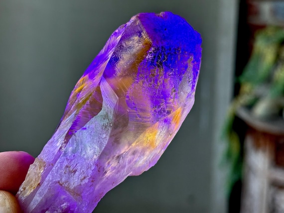 Powellite Phantom Quartz with Amethyst, UV Reactive & All Natural, 173g, New Find, Unpolished Powellite Quartz, Bahia, Brazil T343