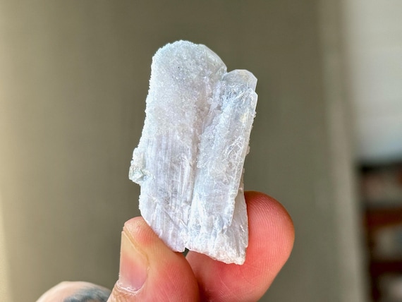 Danburite, All Natural, Triplet Formation, 23g, Heart & Crown Chakra, Angelic Contact, San Luis Potosí, Mexico T571