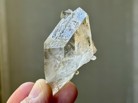 Golden Healer Starbrary Quartz, Coded Crystal with Etched Facets, 49g, Quartz with Extraterrestrial Star Markings, Brazil T945
