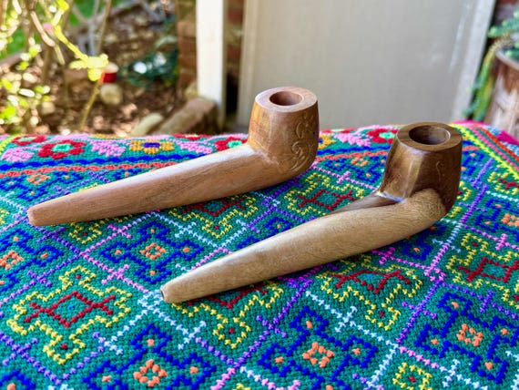 Tobacco Pipe with Leaf Motif, Traditional Wooden Mapacho Pipe for Shamanic Ceremony