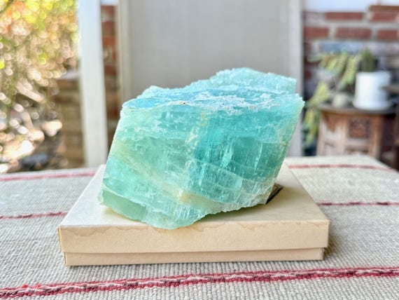 Paraiba Aquamarine with Bright and Vibrant Color, 1.2 Kilogram, New Find, Gemmy Natural Aquamarine, Throat Chakra, Paraiba, Brazil W549