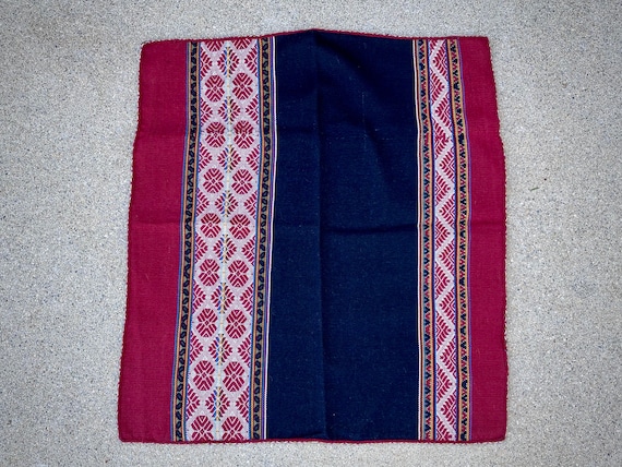 Peruvian Manta Cloth, 23" x 21", Handwoven Andean Altar Cloth for Shamanic Plant Medicine Ceremony, Q'ero Mesa Cloth, Chawaytiri, Peru