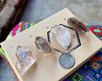 黄岡梁産ホワイトキャンドルクォーツとライトブルーフローライト