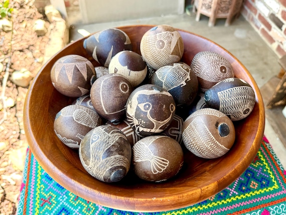 Shaman Rattle, Traditional Shipibo Gourd Shaker, Choice of Hummingbird, Jaguar, Sun & Moon, Serpent and More, Handmade in Peru