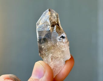 スモーキークォーツ エンハイドロ A エンハイドロス入りフェンスタースモーキークォーツ / エロンゴ山脈
