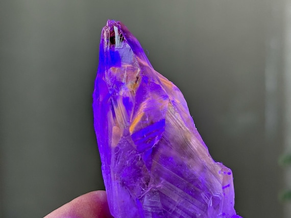 Powellite Phantom Root Quartz with Amethyst, Natural & UV Reactive, 90g, New Find, Raw and Unpolished, Bahia, Brazil T859