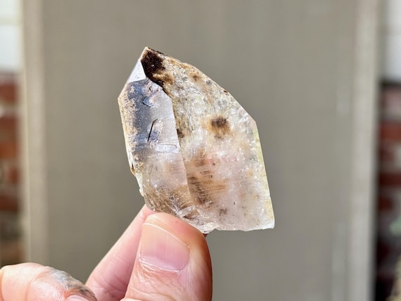 Lodolite Quartz with Dark Red Hematite Inclusions, Water Clear, 49g, New Find, Corinto, Minas Gerais, Brazil S315