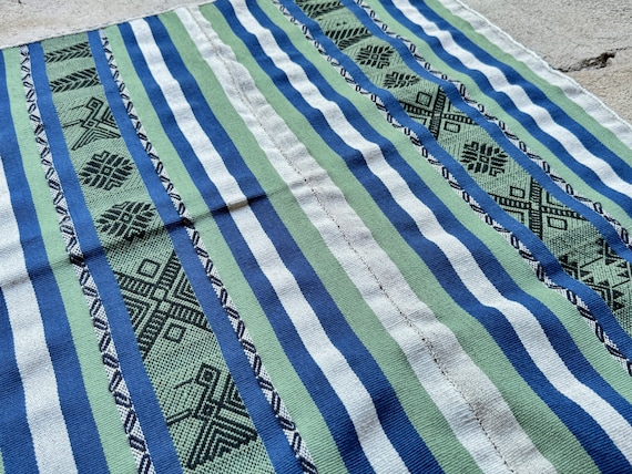 Shamanic Manta Cloth, Handwoven Mesa Cloth for Plant Medicine Ceremony, 26" x 24", Handmade in Chawaytiri, Peru