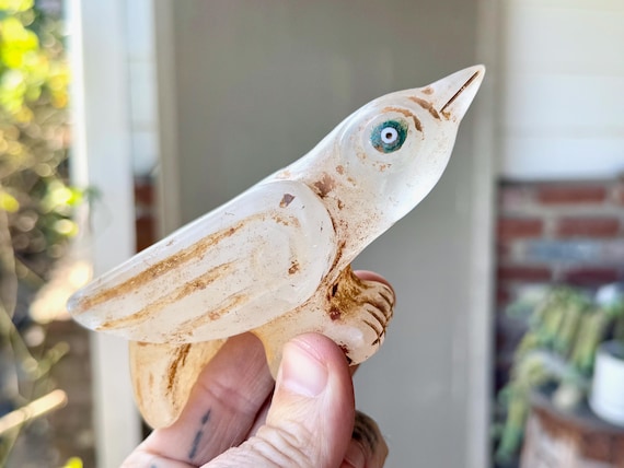 Quartz Hummingbird, Hand Carved in Peru, Hummingbird Totem Statuette, Siwar Q'inti Totem for Shamanic Mesa