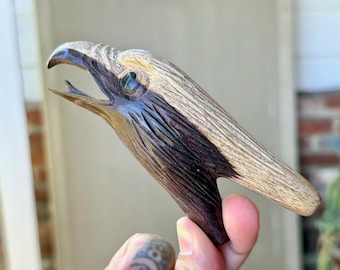 Pipa de águila, aplicadora chamánica tradicional, tallada a mano en madera natural de dos tonos, de un solo bloque.