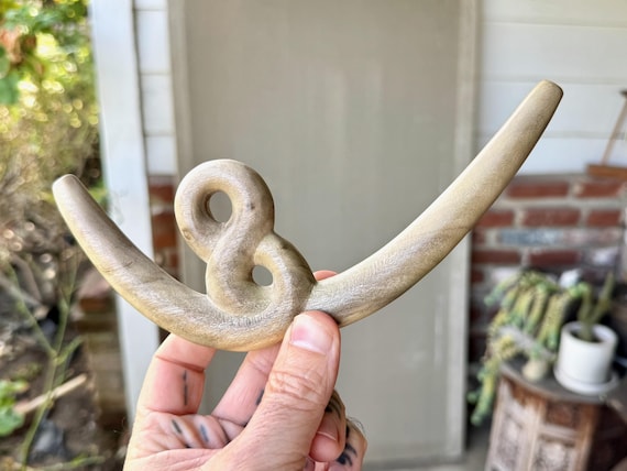 Infinity Tepi Pipe, Traditional Shamanic Applicator, Hand Carved from Natural Waru Wood