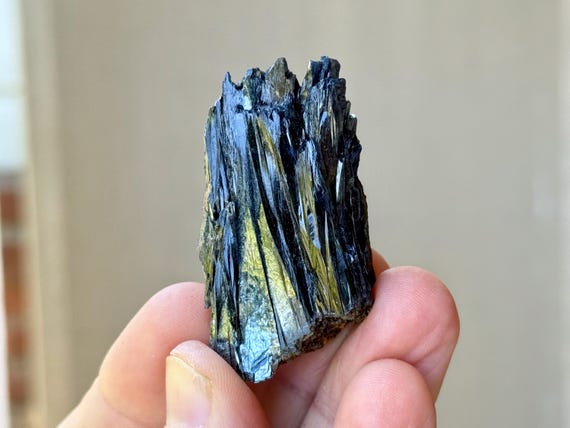 Vivianite with Green and Blue Colors, 34g, New Find, Heart Chakra, Heart Healer, Amazonas, Brazil T331