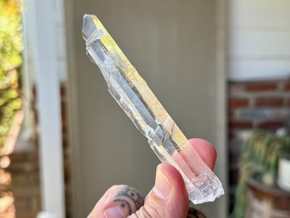 Laser Quartz, Water Clear & Elongated Formation, 50g, High Grade Quartz, Energy Clearing, Diamantina, Minas Gerais, Brazil T402