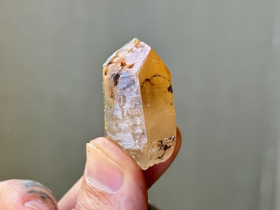 Orange Amphibole Bone Quartz 21g, Rare Find, Connect with Guardian Angels, Pakistan S503