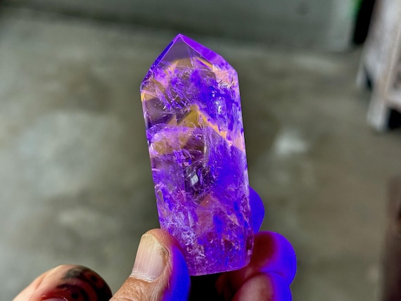 Powellite Phantom Amethyst Quartz, UV Reactive & Self-Standing, 50g, New Find, Channeling Formation, Bahia, Brazil T340