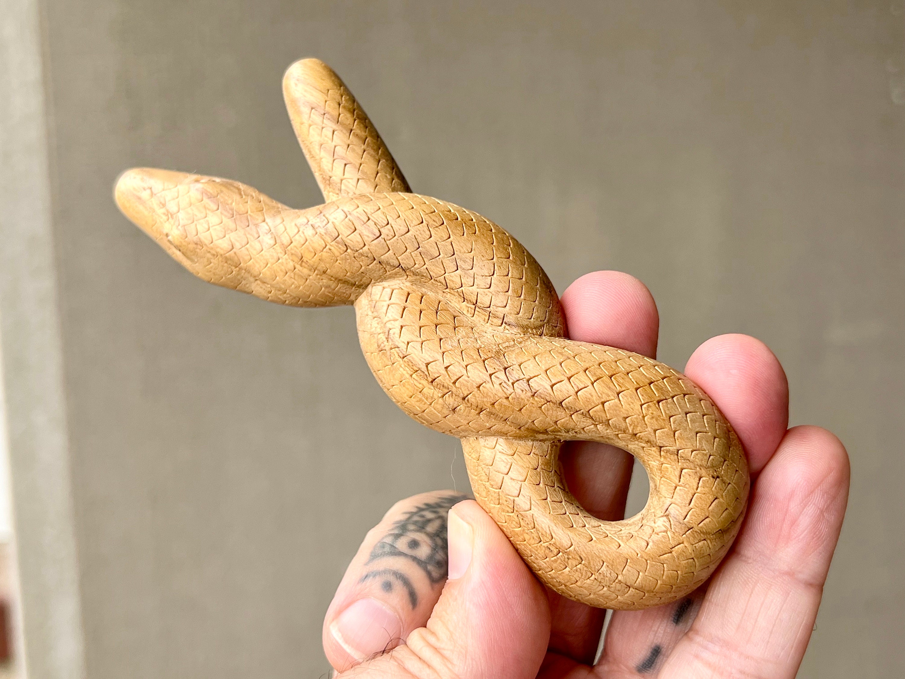 Infinity Serpent Kuripe, Solid Wood Snake Kuripe with Beautiful Detail