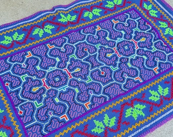 Shipibo Manta Cloth, 18" x 27", Traditional Shamanic Mesa Cloth for Plant Medicine Ceremony, Handmade in Pucallpa, Peru