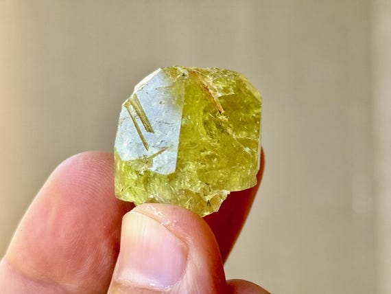 Golden Apatite, All Natural, 20g, High-Grade, Gem Yellow Apatite, Solar Plexus and Sacral Chakra Crystal, Morocco S568